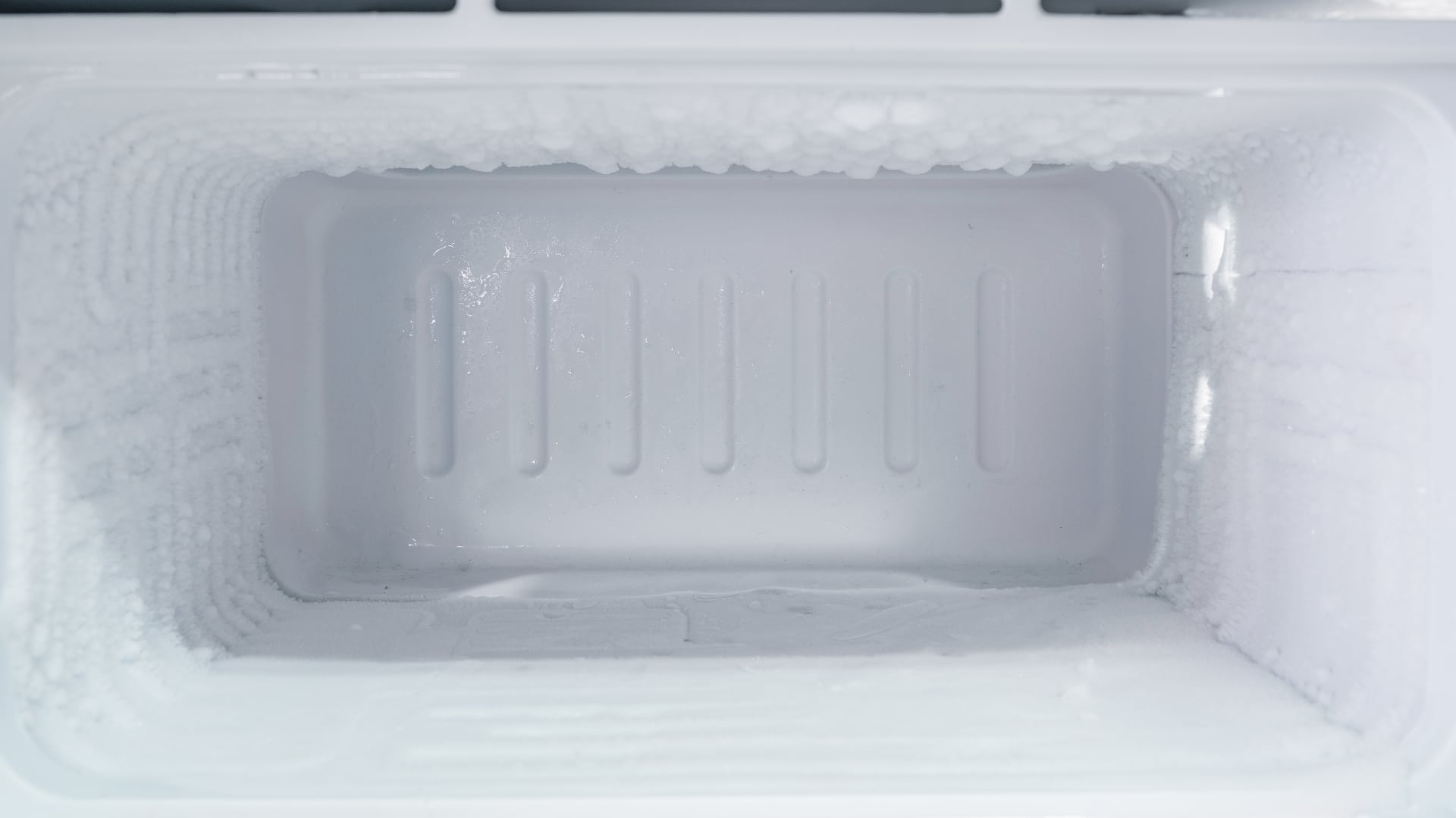 Featured image for “How to Remove Frost Build-up from the Freezer”